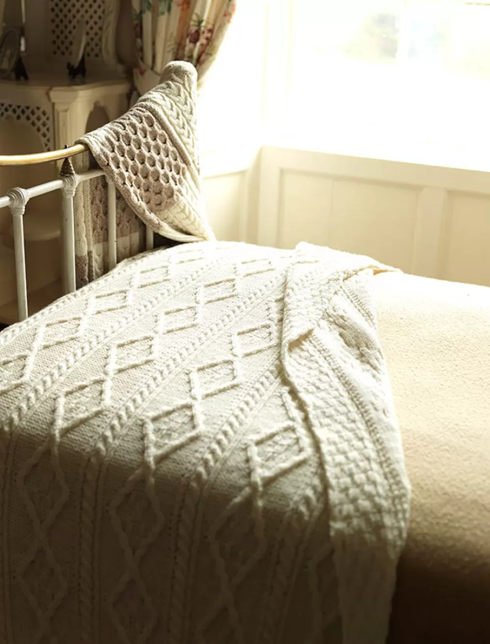 New Diamond Aran Throw Knitted Wool Throws