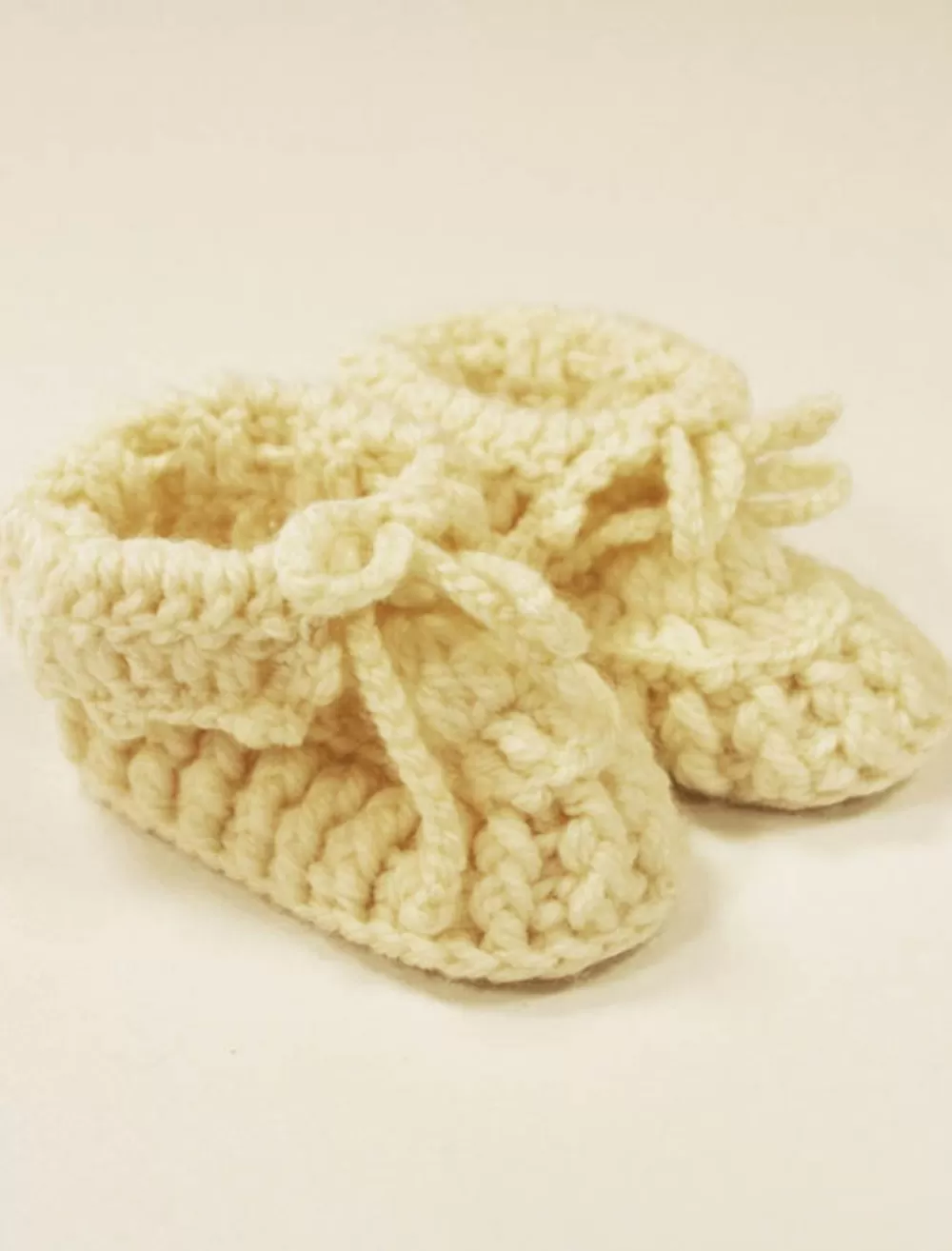 New Handknit Baby Booties with Bow Kids Baby & Toddler